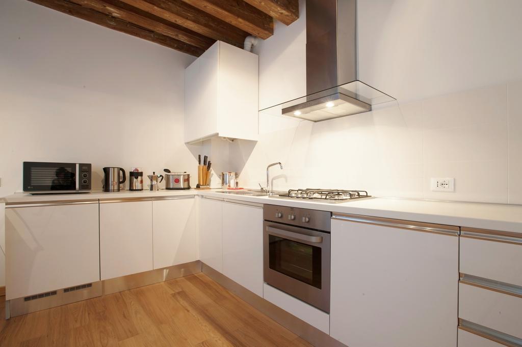 The Lion'S House Apt2 Venedig Zimmer foto