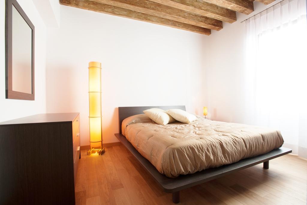 The Lion'S House Apt2 Venedig Zimmer foto
